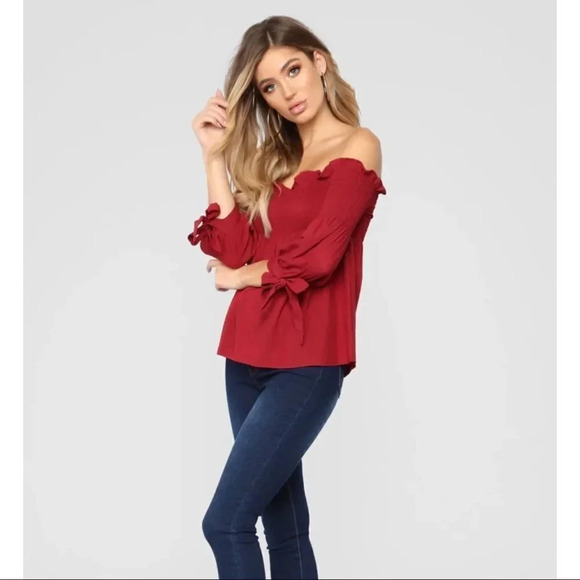 🌸Fashion Nova Off shoulders Top burgundy Sz M🌸 - Picture 1 of 3